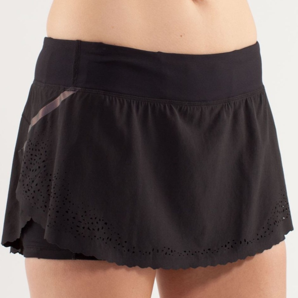 Lululemon Run A Marathon Black Size 6 Athletic Perforated Skort Reflective Swift